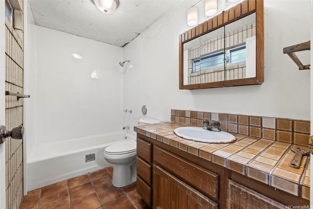 2327 Round Top Drive, Honolulu, HI 96822