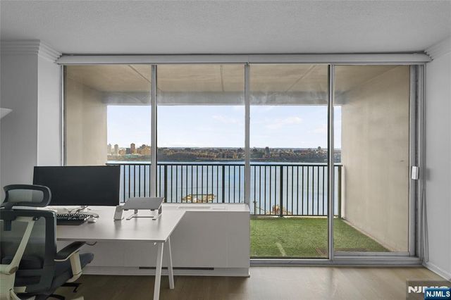 6 Horizon Road 1605, Fort Lee, NJ 07024