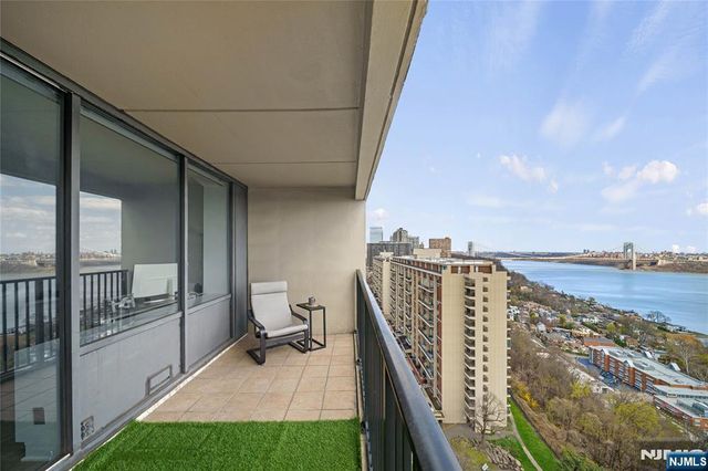 6 Horizon Road 1605, Fort Lee, NJ 07024