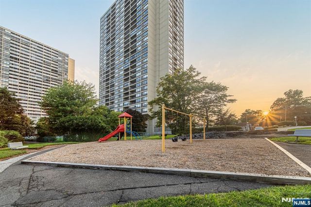 6 Horizon Road 1605, Fort Lee, NJ 07024