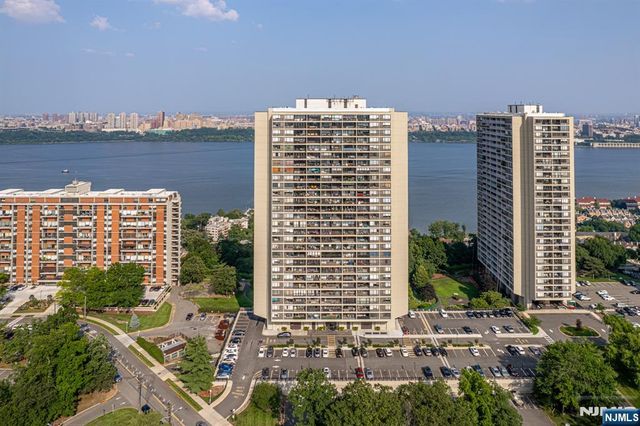 6 Horizon Road 1605, Fort Lee, NJ 07024