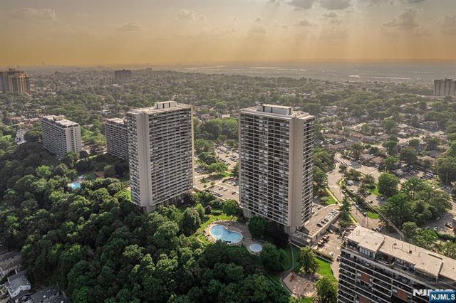 6 Horizon Road 1605, Fort Lee, NJ 07024