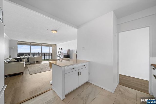 6 Horizon Road 1605, Fort Lee, NJ 07024