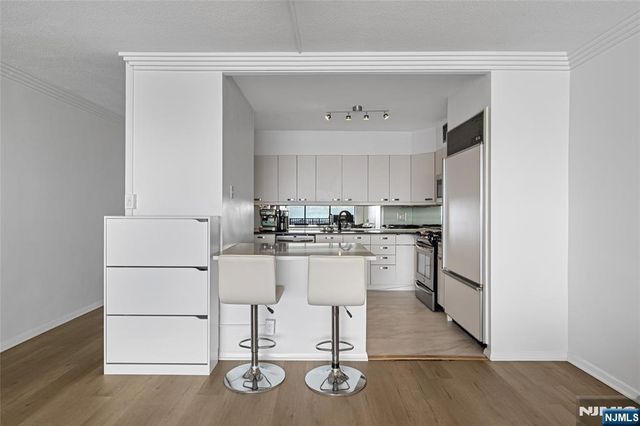 6 Horizon Road 1605, Fort Lee, NJ 07024