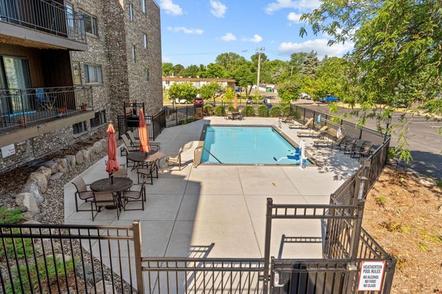 4120 Parklawn Avenue 220, Edina, MN 55435