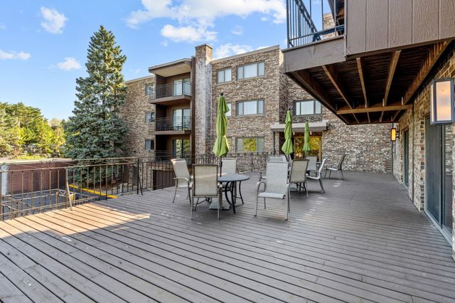 4120 Parklawn Avenue 220, Edina, MN 55435