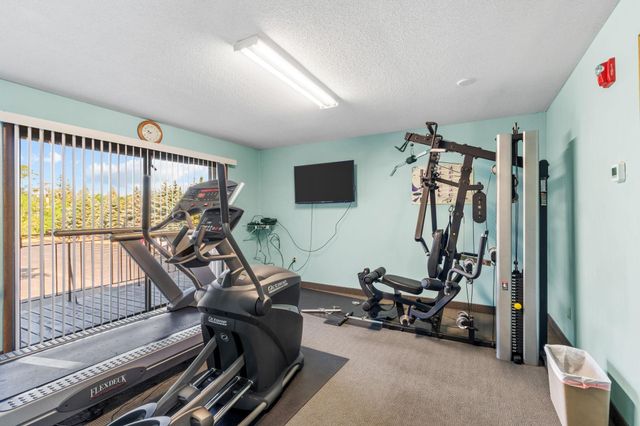 4120 Parklawn Avenue 220, Edina, MN 55435