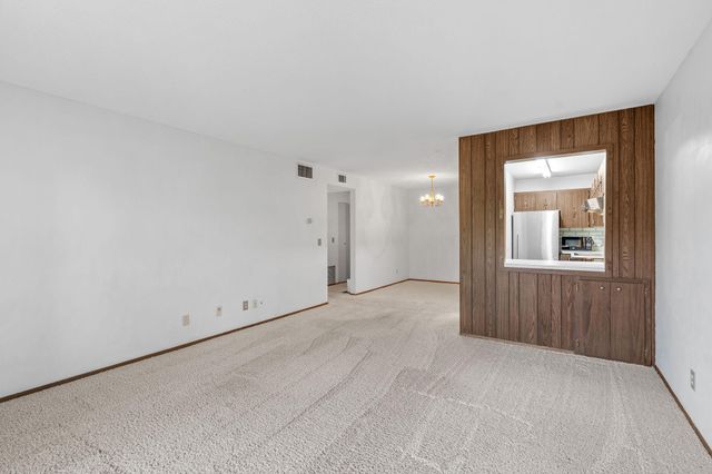 4120 Parklawn Avenue 220, Edina, MN 55435