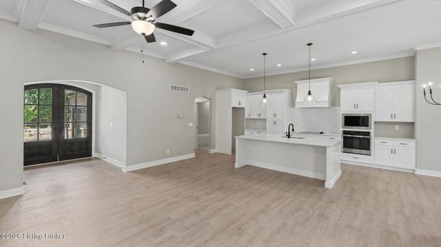 8607 Glenhope Dr, Louisville, KY 40291