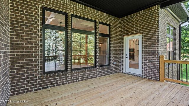 8607 Glenhope Dr, Louisville, KY 40291