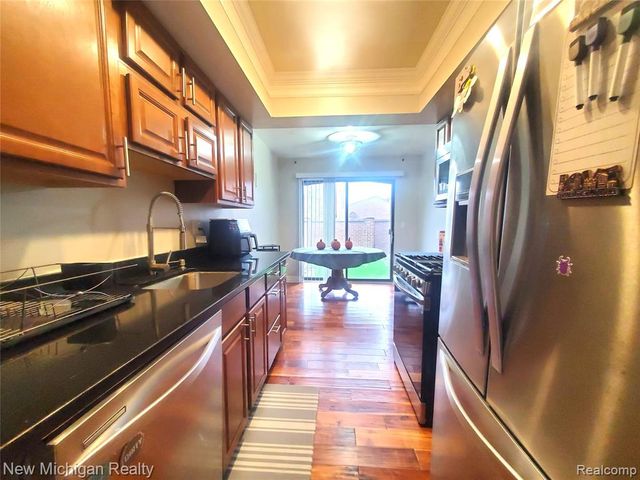 1223 Kirts Boulevard B, Troy, MI 48084