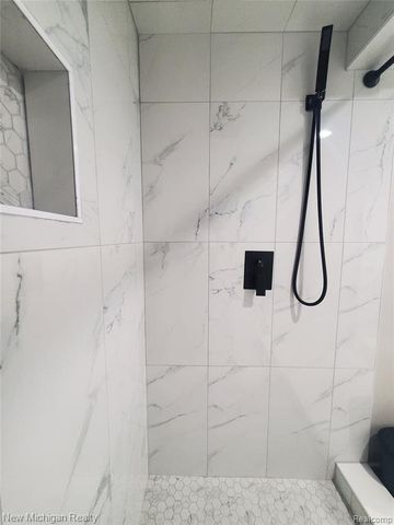 1223 Kirts Boulevard B, Troy, MI 48084