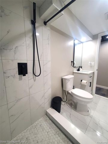 1223 Kirts Boulevard B, Troy, MI 48084