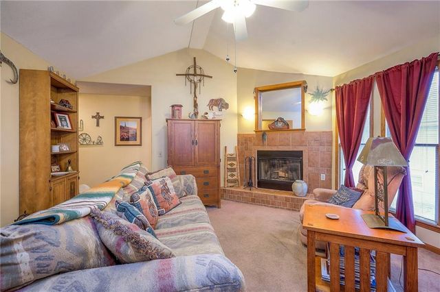 13749 Barber Avenue, Bonner Springs, KS 66012