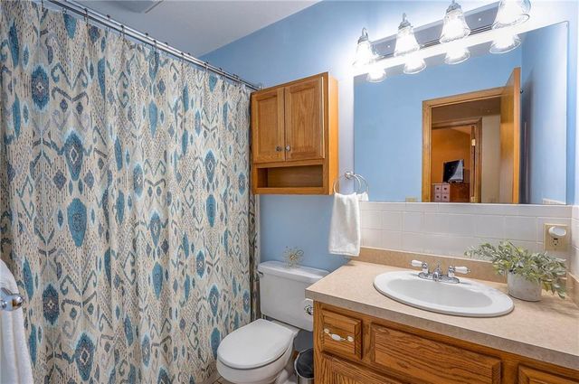 13749 Barber Avenue, Bonner Springs, KS 66012