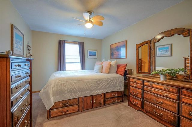 13749 Barber Avenue, Bonner Springs, KS 66012