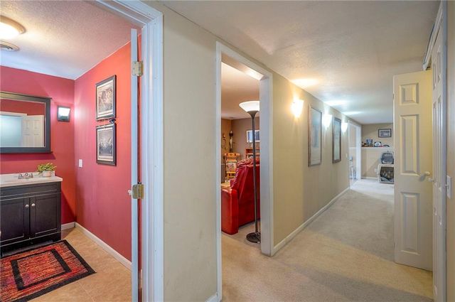 13749 Barber Avenue, Bonner Springs, KS 66012