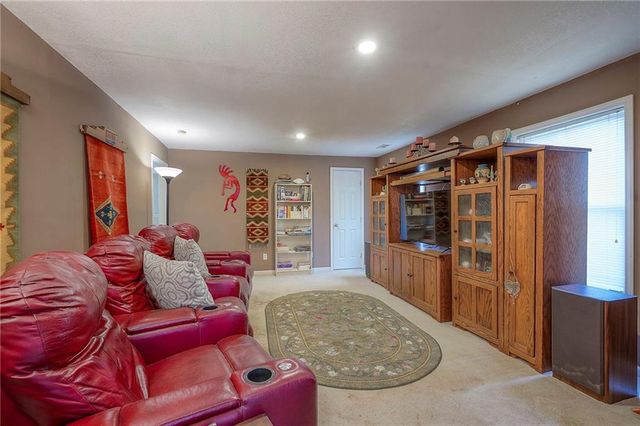 13749 Barber Avenue, Bonner Springs, KS 66012