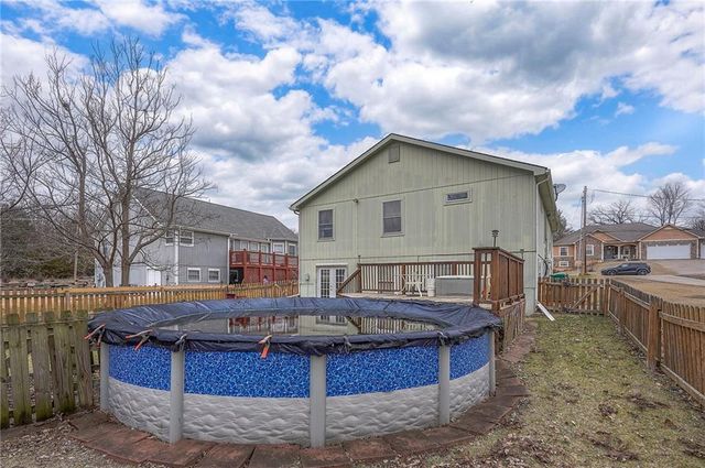 13749 Barber Avenue, Bonner Springs, KS 66012