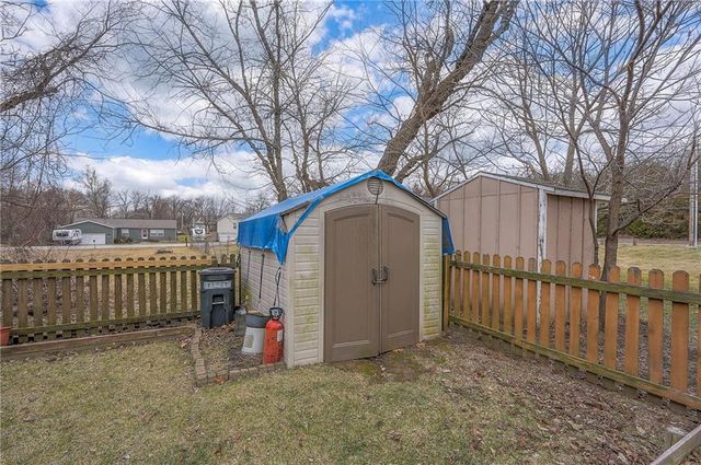 13749 Barber Avenue, Bonner Springs, KS 66012