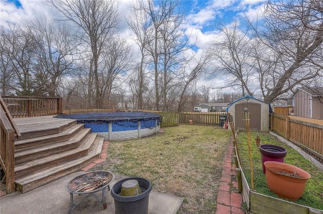 13749 Barber Avenue, Bonner Springs, KS 66012