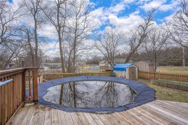 13749 Barber Avenue, Bonner Springs, KS 66012