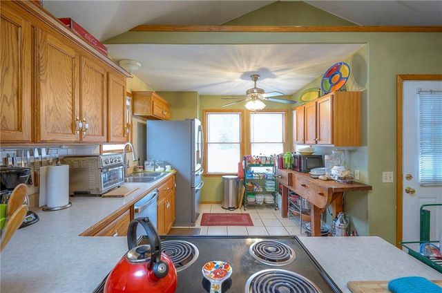 13749 Barber Avenue, Bonner Springs, KS 66012