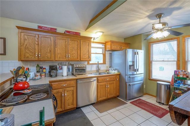 13749 Barber Avenue, Bonner Springs, KS 66012