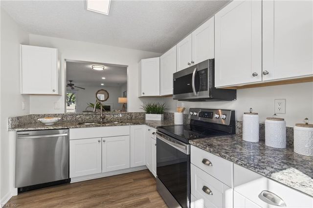 5036 Glenwood WAY, Virginia Beach, VA 23456