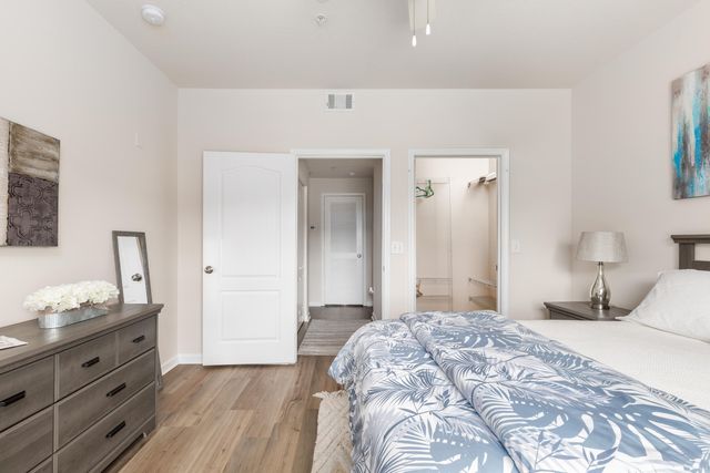 1300 Park West Boulevard 110, Mount Pleasant, SC 29466