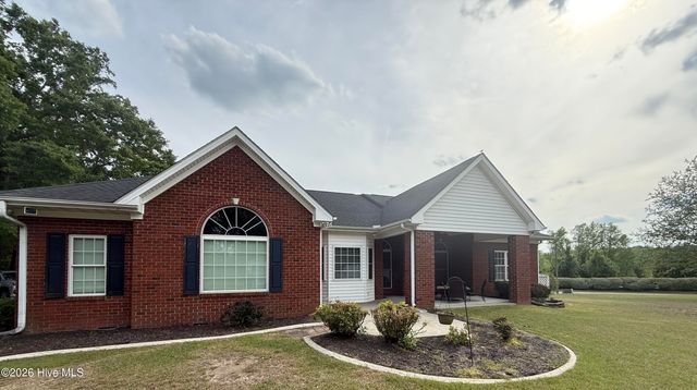 109 Brisbayne Circle, La Grange, NC 28551