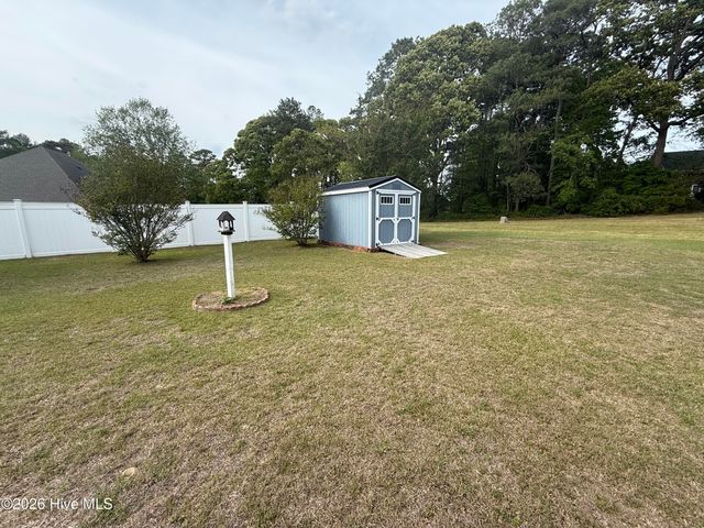 109 Brisbayne Circle, La Grange, NC 28551
