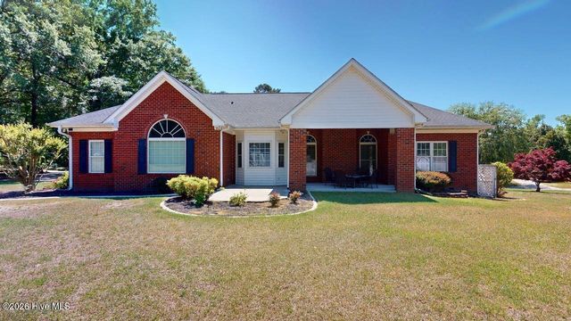 109 Brisbayne Circle, La Grange, NC 28551