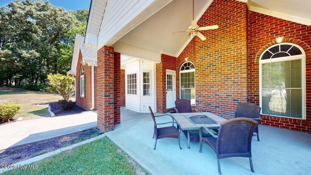 109 Brisbayne Circle, La Grange, NC 28551