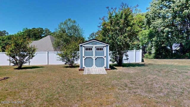 109 Brisbayne Circle, La Grange, NC 28551