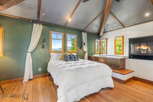 2449 Turkey Red Lane, Bozeman, MT 59715