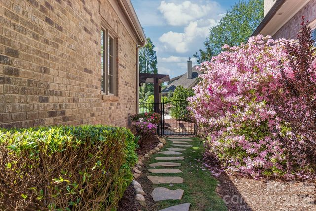 9222 Clerkenwell Drive, Waxhaw, NC 28173