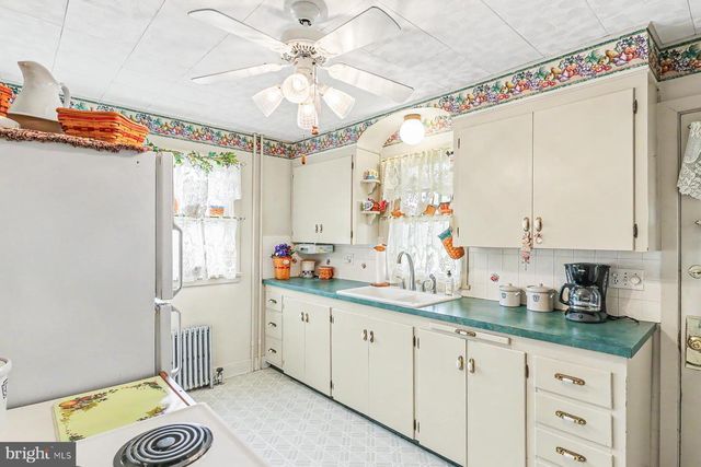 489 BACHMANVILLE RD, Hershey, PA 17033