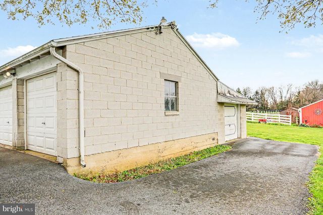 489 BACHMANVILLE RD, Hershey, PA 17033