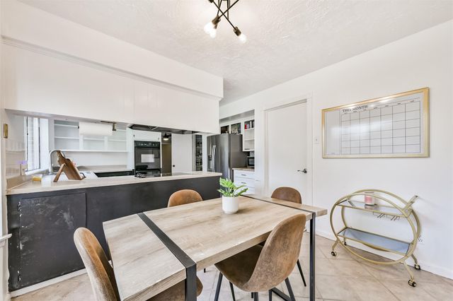 5526 Thornwood Circle, Dickinson, TX 77539