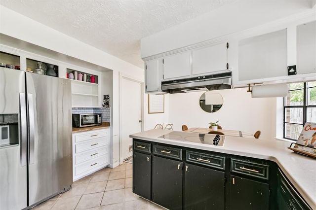 5526 Thornwood Circle, Dickinson, TX 77539