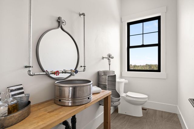 20055 Pacific Heights Road, Bend, OR 97703