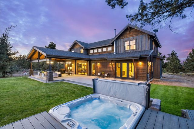 20055 Pacific Heights Road, Bend, OR 97703
