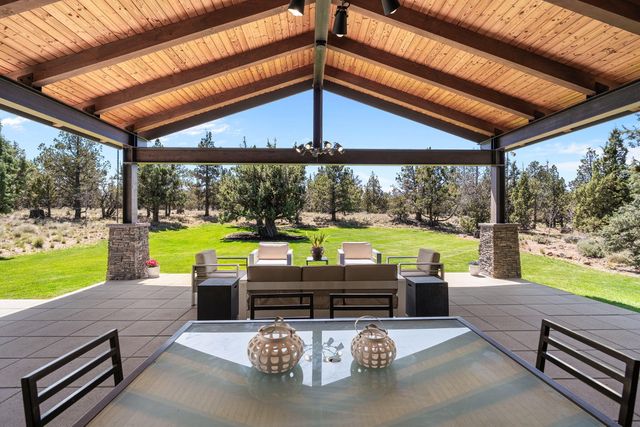 20055 Pacific Heights Road, Bend, OR 97703