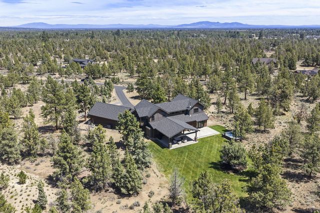 20055 Pacific Heights Road, Bend, OR 97703