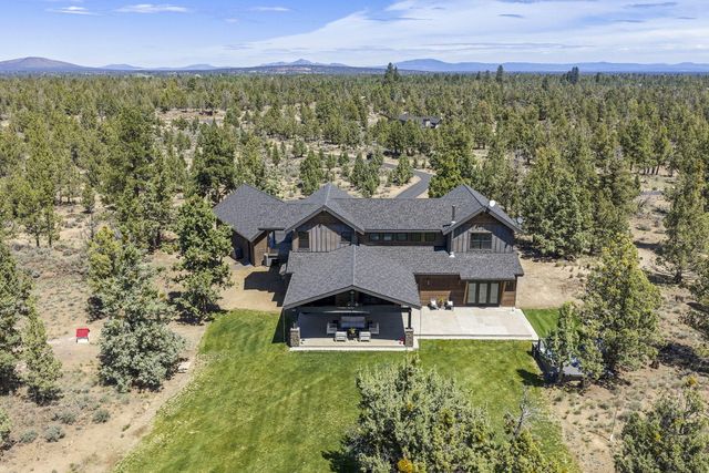 20055 Pacific Heights Road, Bend, OR 97703