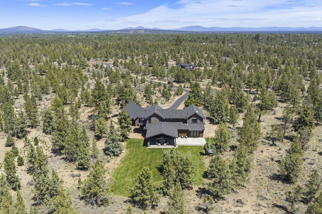 20055 Pacific Heights Road, Bend, OR 97703