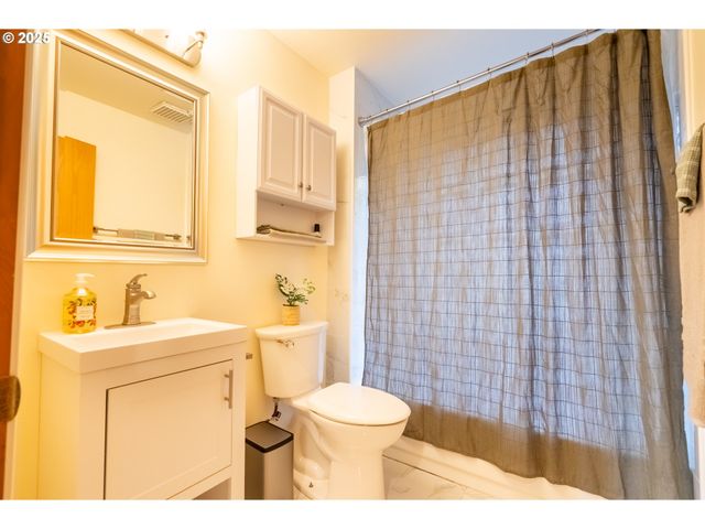 8925 Sw 80TH Ave, Portland, OR 97223