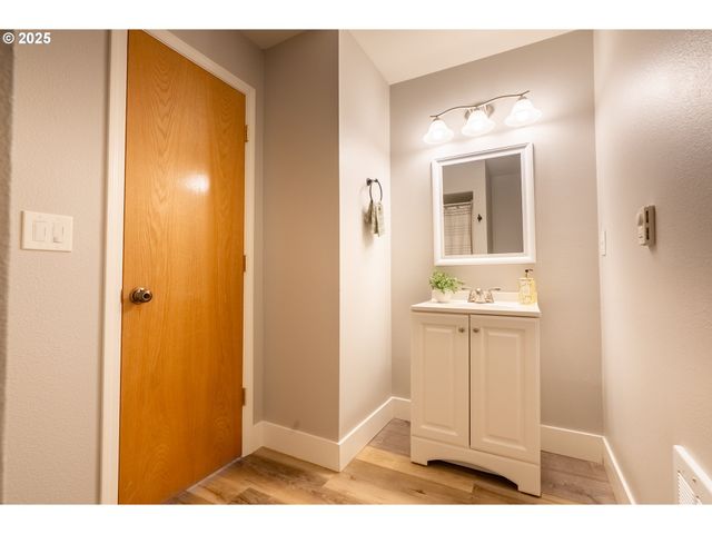 8925 Sw 80TH Ave, Portland, OR 97223