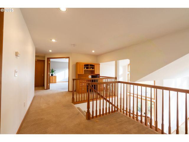 8925 Sw 80TH Ave, Portland, OR 97223